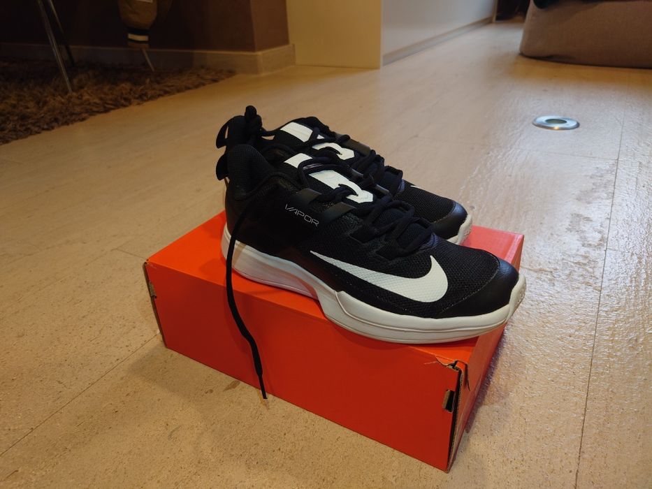 Adidași tenis Nike Vapor Lite