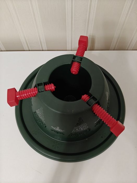 Подставка под ёлку с резервуаром для воды