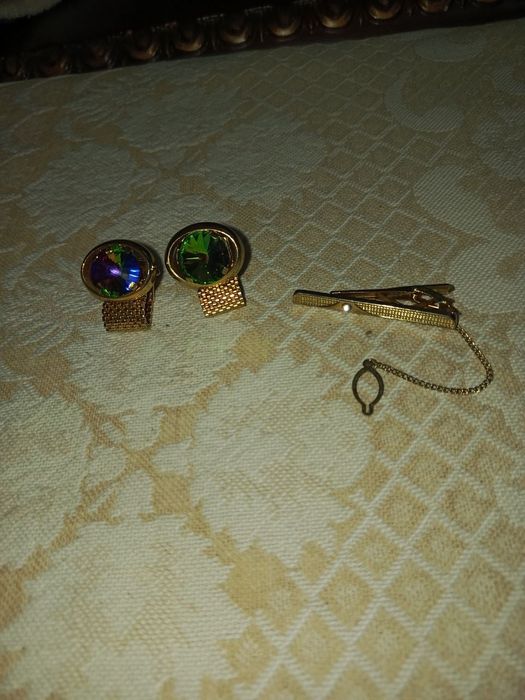 Запонки на галстук