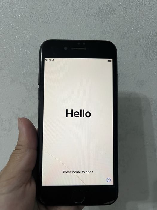IPhone 8 телефон