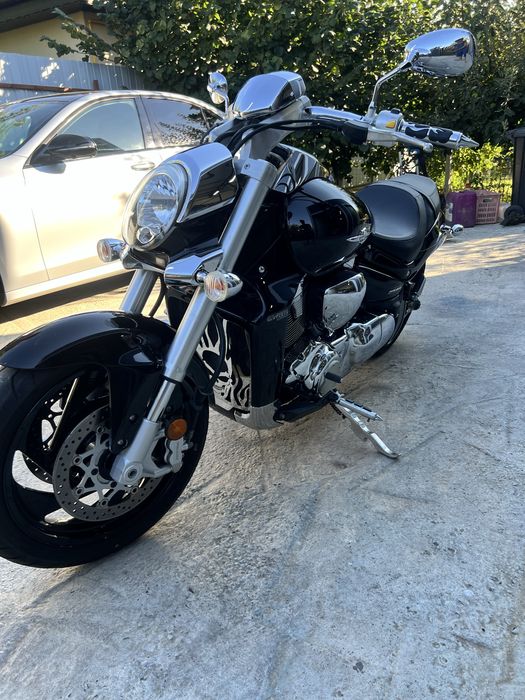 Suzuki intruder m109r