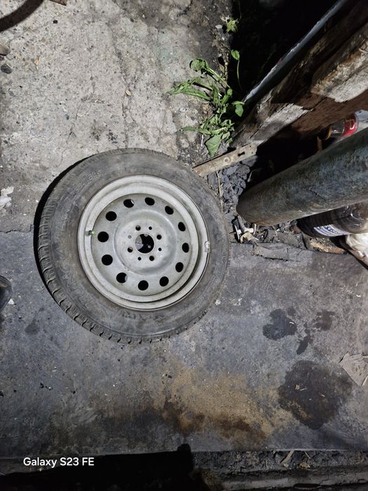 Продам зимний шины дисками 2шт