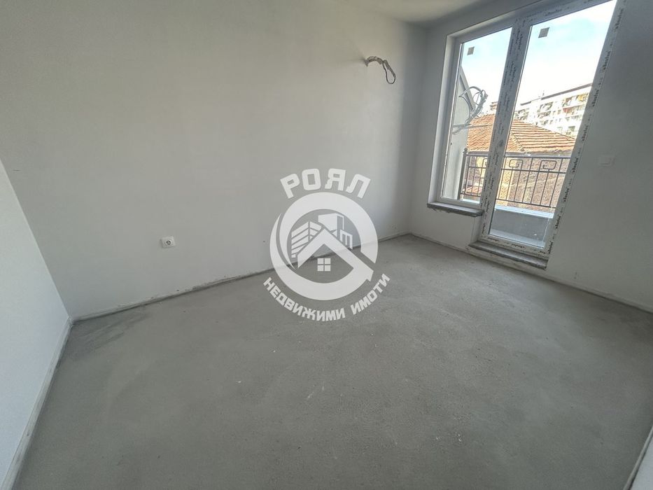 Продава се Тристаен апартамент в Пловдив, Кючук Париж - 100 кв.м за 1175 €/кв.м - Снимка #3