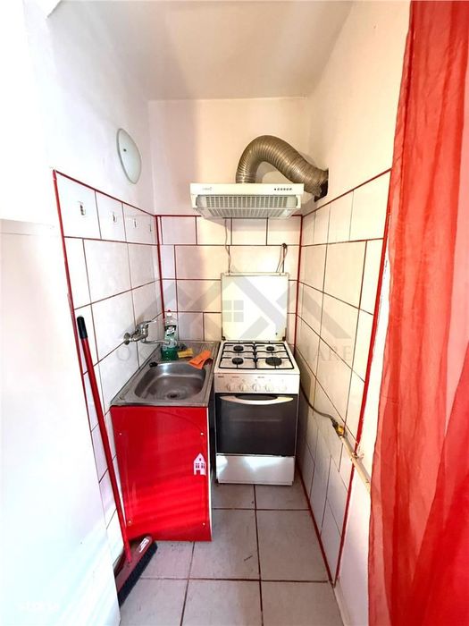 Apartament 3 camere ,  zona Aradului