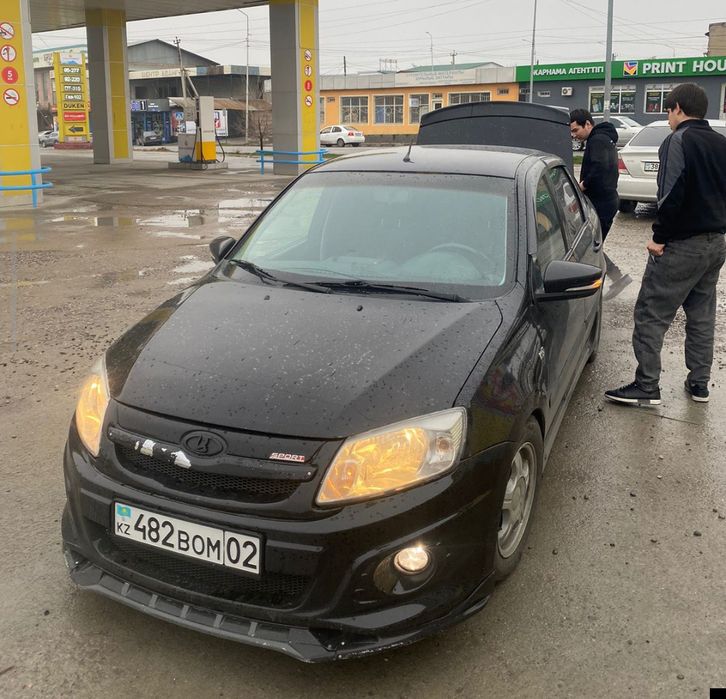 Срочно продам машину лада гранта