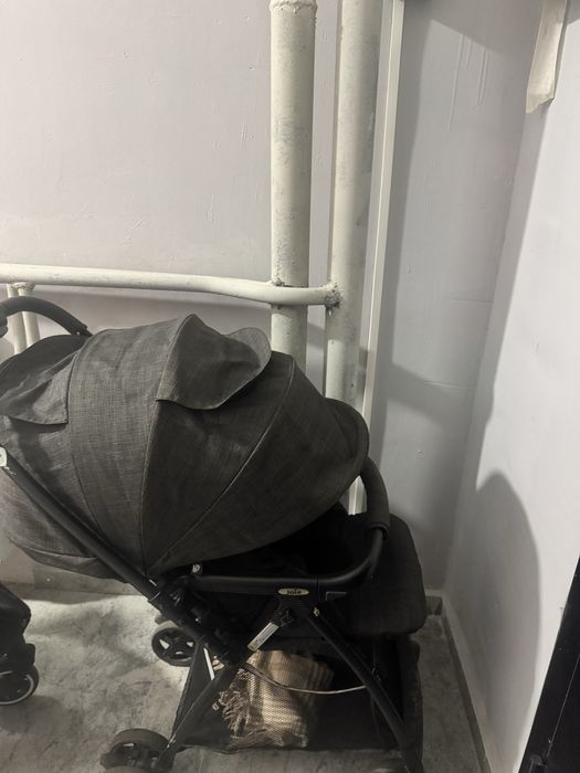 Продам коляску Joie