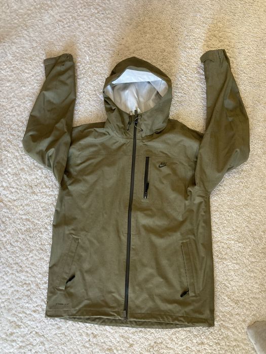 Geaca Nike L impermeabila membrana groasa