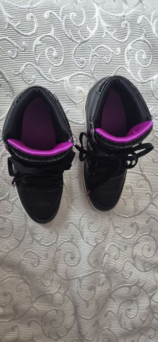 Оригинални дамски маратонки Adidas 38 номер