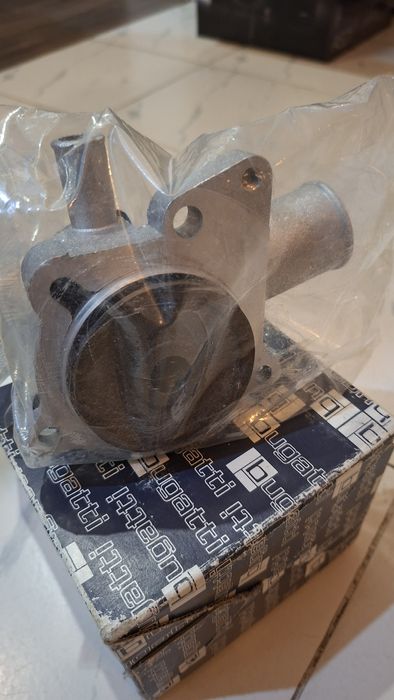 Водна помпа Форд