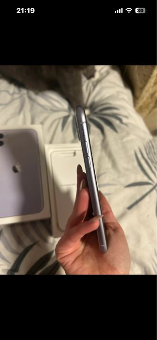 Iphone 11, in stare perfecta in afara de sanatatea bateriei mica