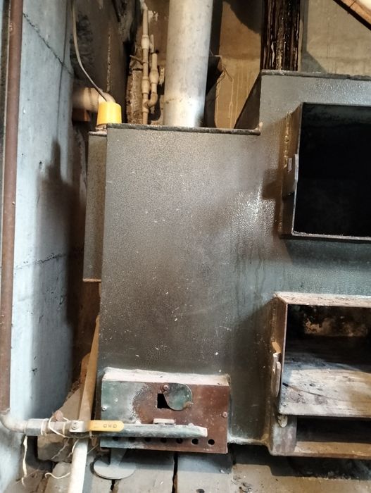 Unversal katyol sotiladi