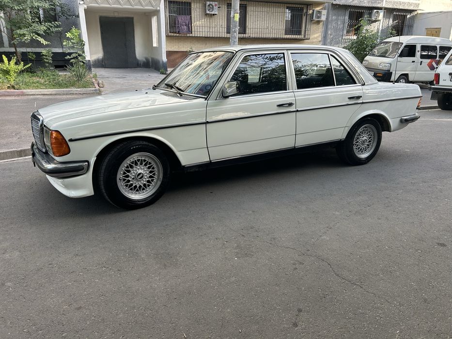 W123 Classic e230