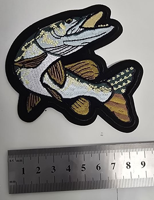 Patch-uri brodate tricolor RO si alte tari, diverse modele amuzante