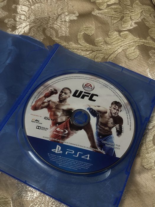 Диск playstation 4 gta 5 ufc1