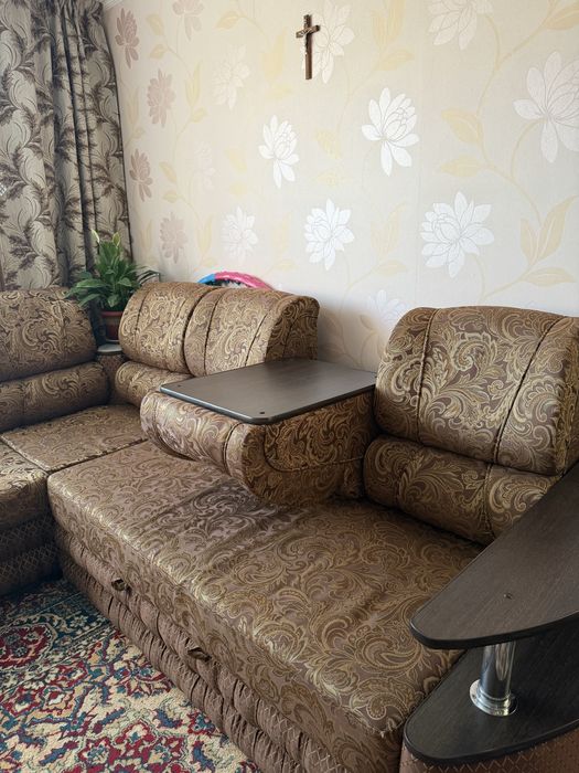 Продам Диван в отличном состоянии.
