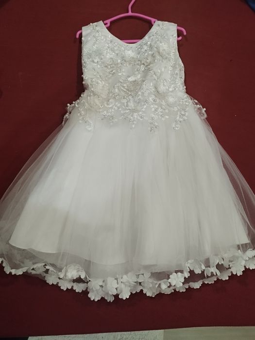 Детска официална рокличка!