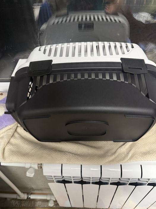 Переноска для кошек и собак