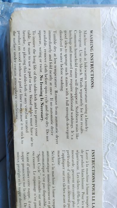 Винилна покривка за маса. Нова.