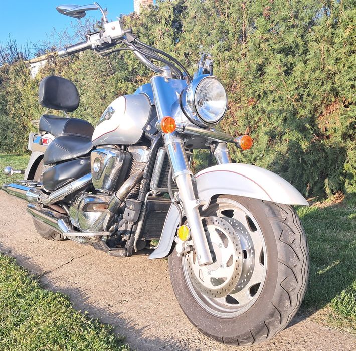Suzuki Intruder LC 1500 coburi 2 locuri sissy bar