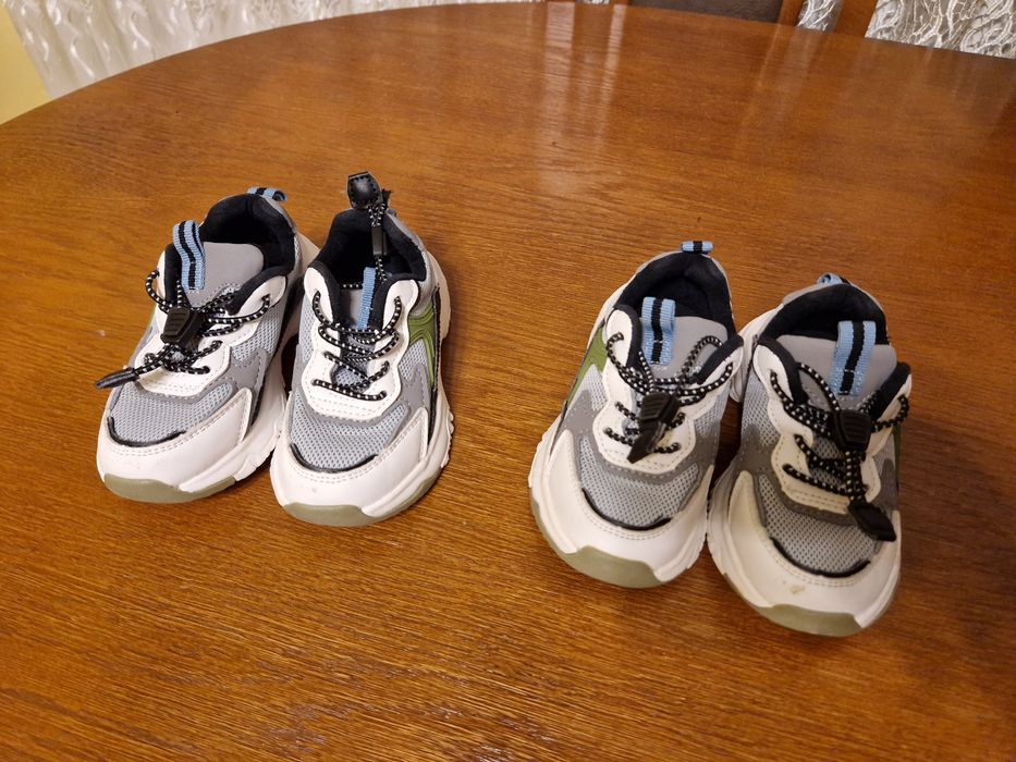 Adidasi / tenisi gemeni, mărimea 22/23 RESERVED