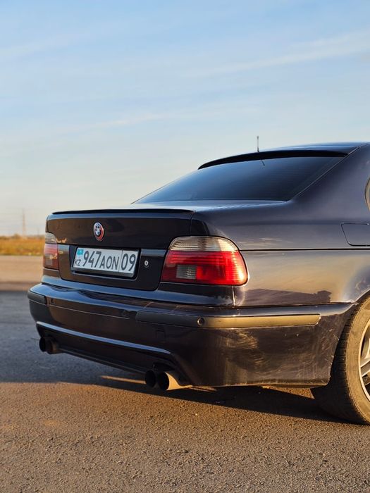 Продам машину бмв