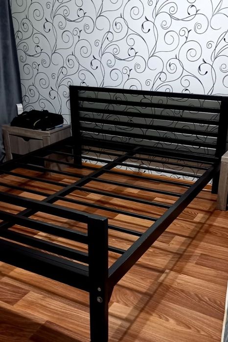 Кровать двуспальная