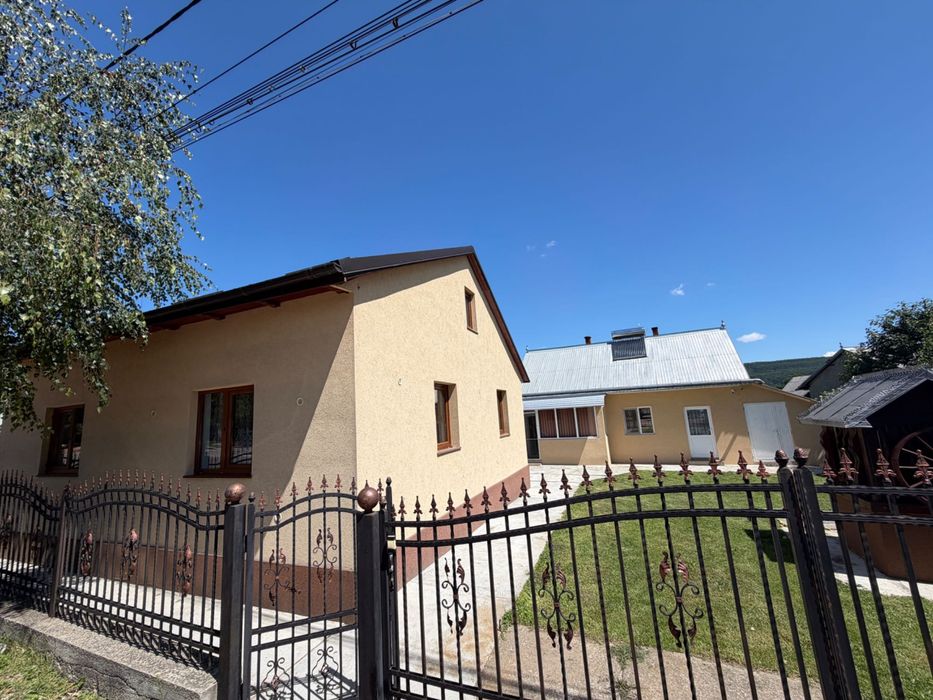 Casă+teren cu deschidere la 3 drumuri asfaltate