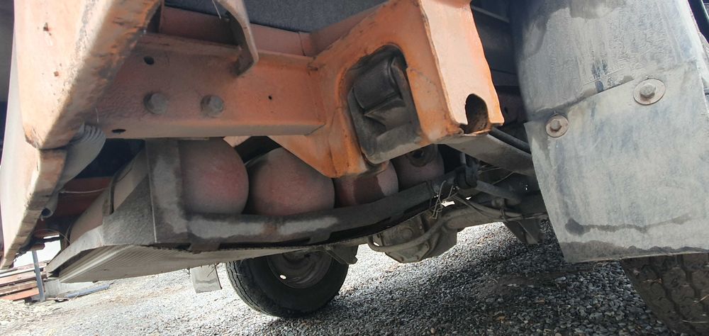 daimlerchysler yuk-yulovchi tashuvchi bortli