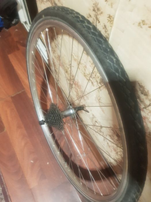 Roata de bicicletă pe 28  janta dubla din aluminiu  în  stare bună