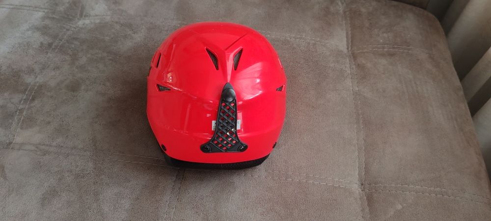 Детска ски каска Uvex