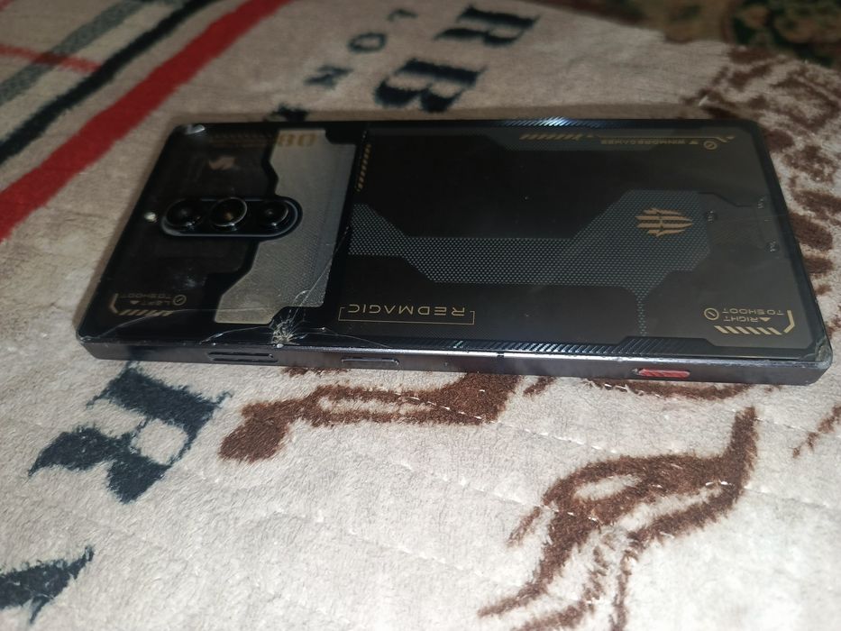 Продам ZTE Redmagic 8 pro 16/512