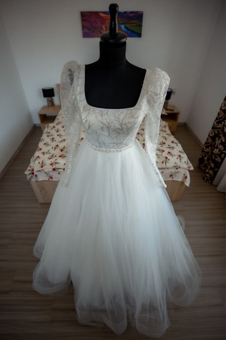 Vand rochie de mireasa tip printesa