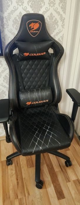 Геймърски стол и бюро