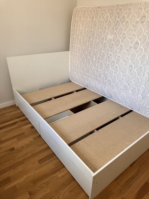 Кровать 140*200 белая с матрасом