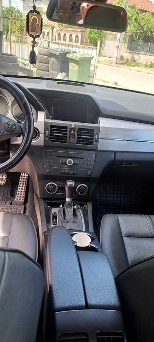 Продавам MERCEDES GLK 320