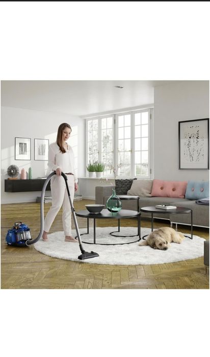 Sigilat - Aspirator fara sac Electrolux ESPC71DB, 650W, 1.4 L, Silent