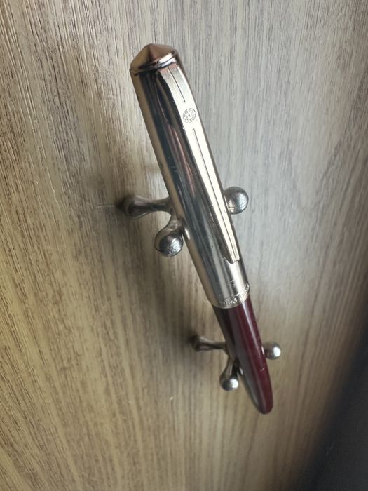 Stilou chinezesc Wing Sung rosu