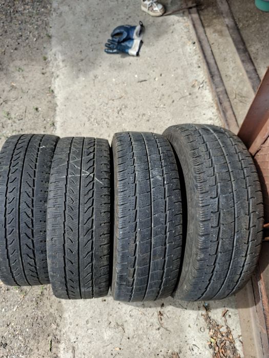 Продам шины 225/65/16С гудиер