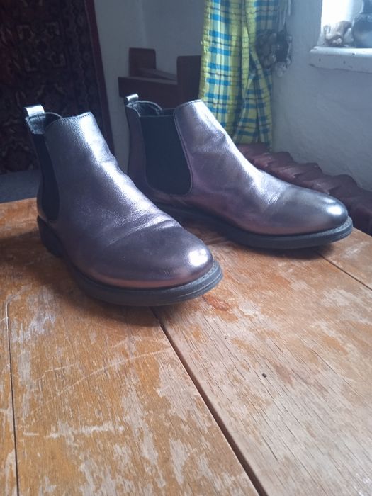 Женская обувь серебристая