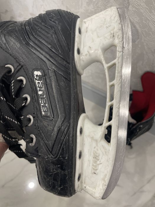 Коньки хоккейные