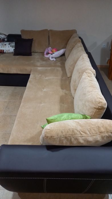 Диван чисто нов купен е и не е ползван