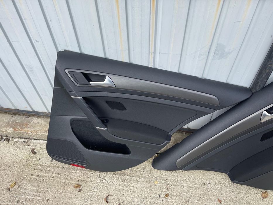 Fete usi fata / spate vw Golf7