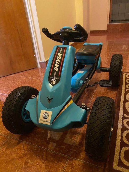 kart cu pedale pentru copii