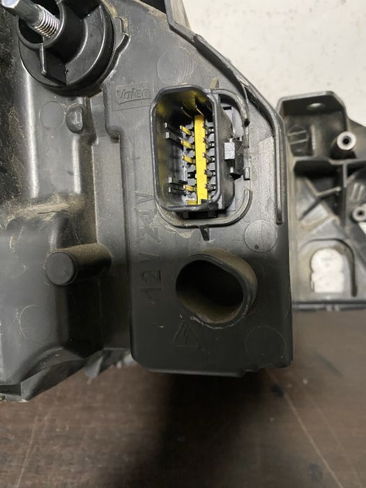 Far stanga bixenon si led Peugeot 508 an 2010-2014