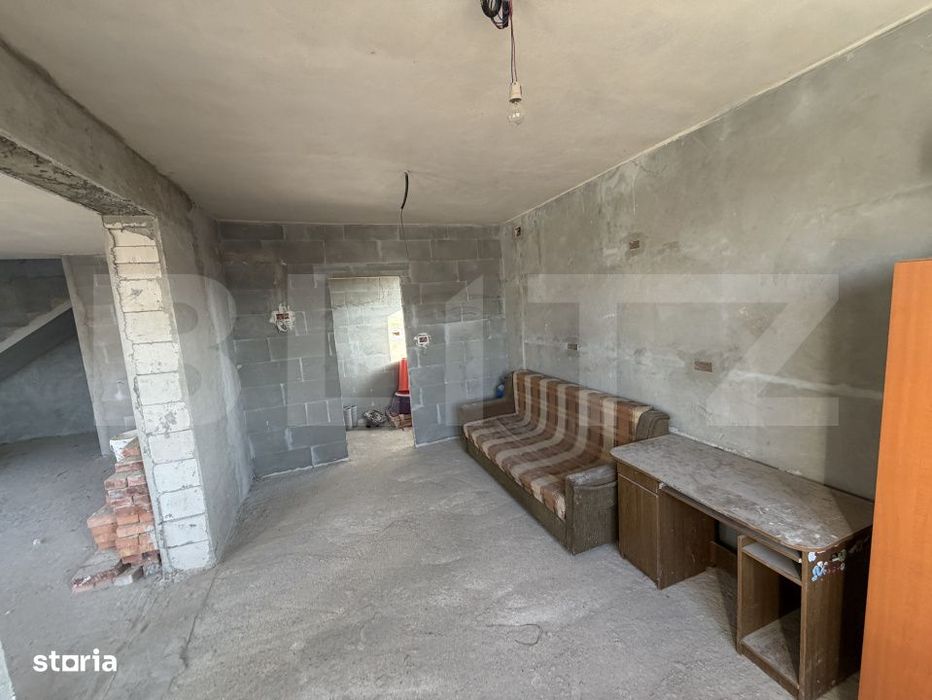 Casa P+1 semifinisata, 250 mp, garaj, teren generos, zona Partos