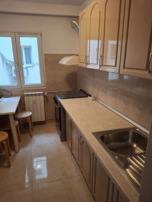 Ofer spre închiriere apartament 3 camere  Lacul Tei