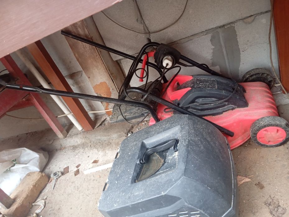 Газоно косилка электрическая работает отлично