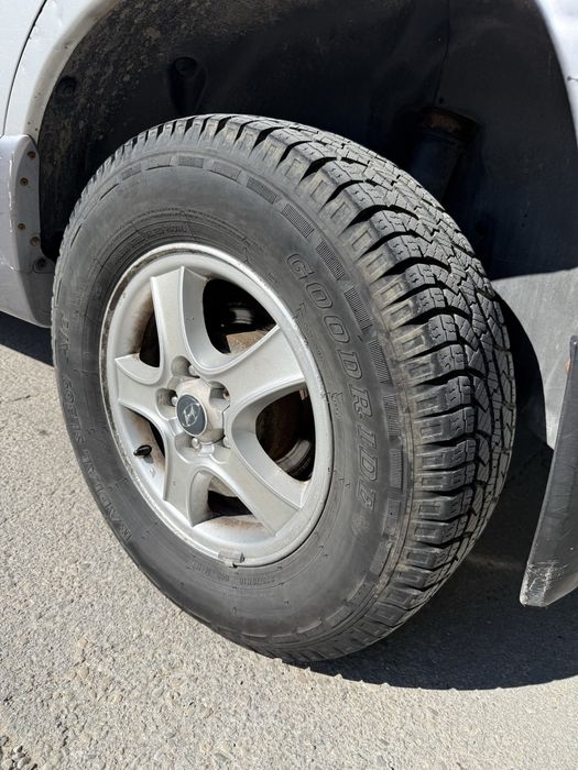 Hyundai Santa Fe 2. 0 CRTD Десен Волан 4х4  Обслужен  Работещ Климатик Редовен 1800 Евро