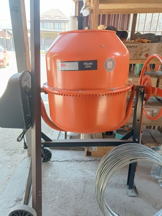 Бетономешалка, 220 л