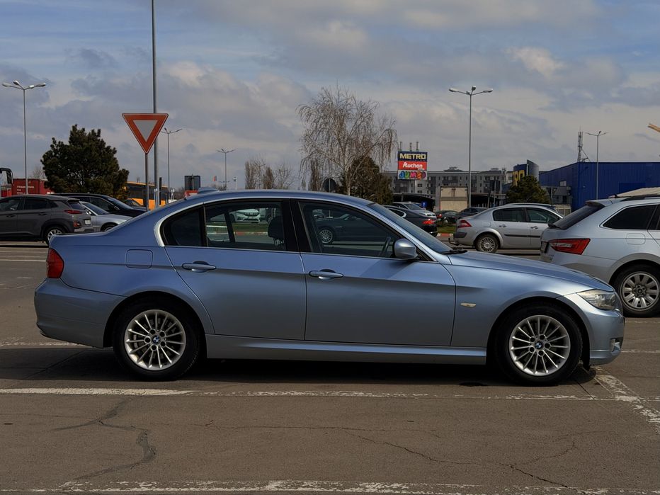 BMW Seria 3 2010 — imagine 5